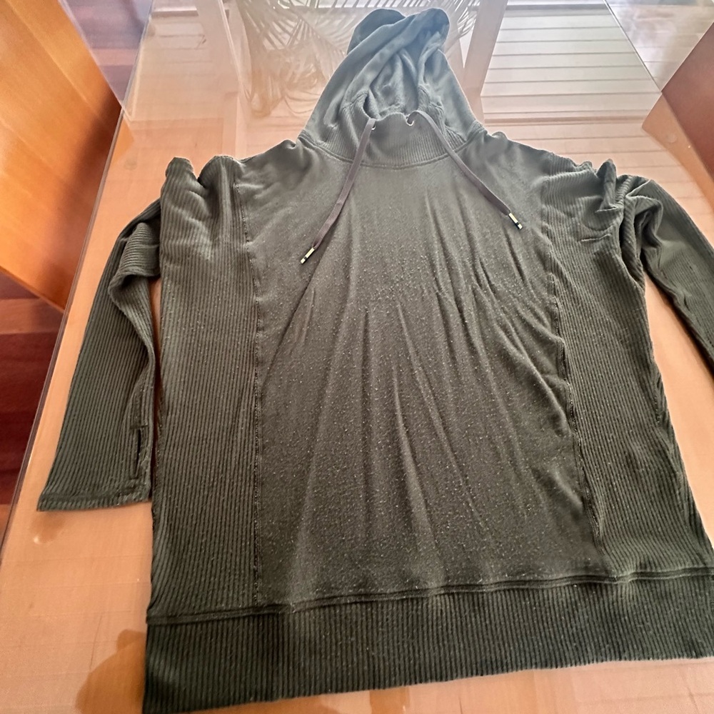 Women’s Green Hoodie Sweater and pants